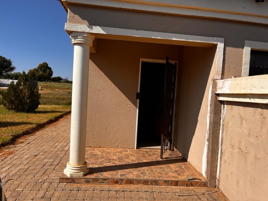 3 Bedroom Property for Sale in Kimdustria Northern Cape